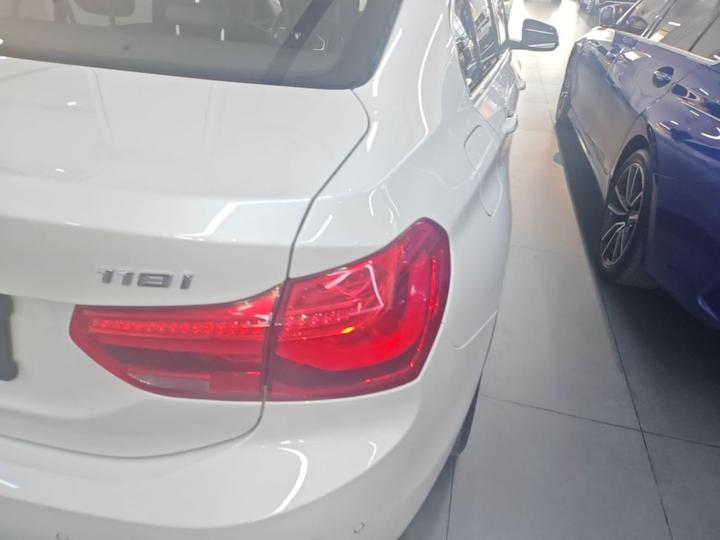 1 Series 2018 118i Sport photo 7