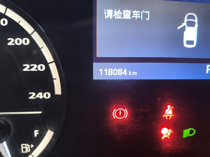 3 2014 Sedan 1.6T AT photo 2