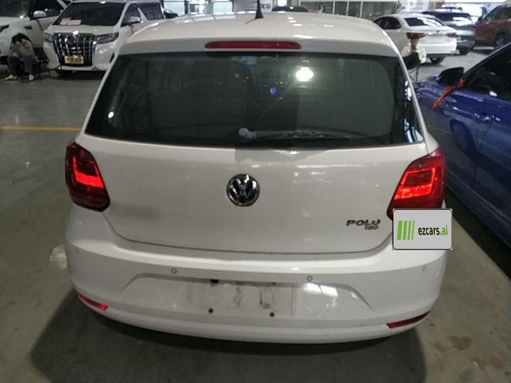 Polo 2016 1.6L AT Comfort photo 5
