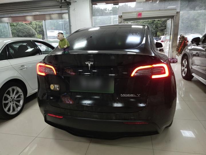 Model Y 2022 Facelift RWD photo 3