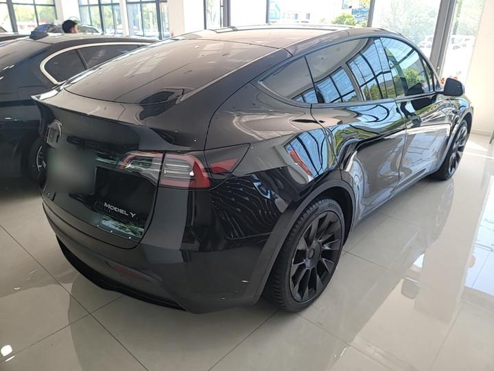 Model Y 2022 Facelift RWD photo 6