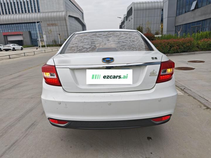Vision 2017 1.5L AT photo 5