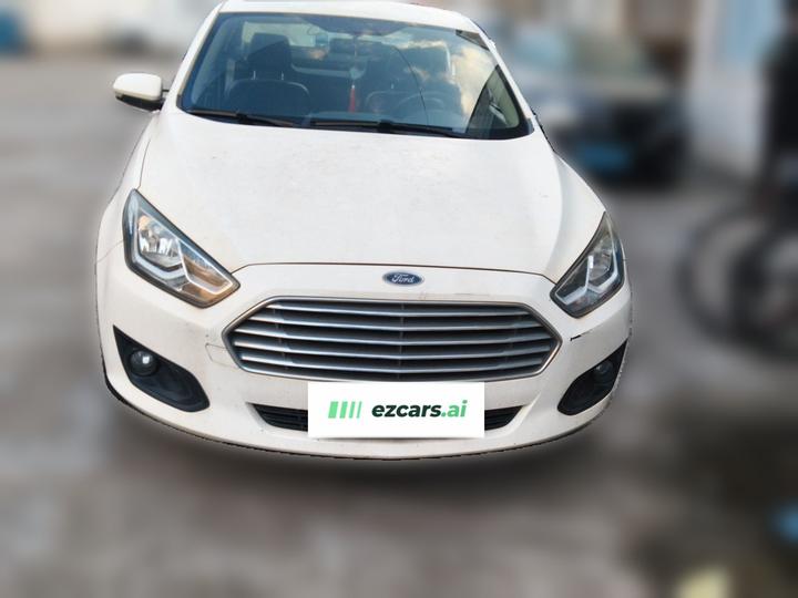 Escort 2015 1.5L MT Comfort photo 2