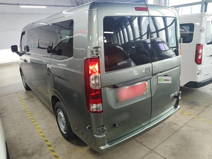 V 2025 V7E 51.4kWh photo 4