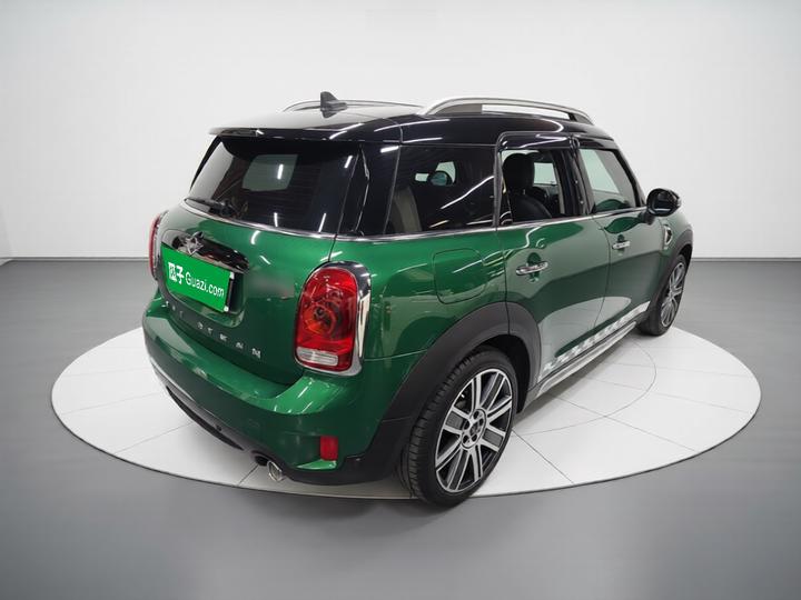 2019 2.0T COOPER S ALL4 photo 6