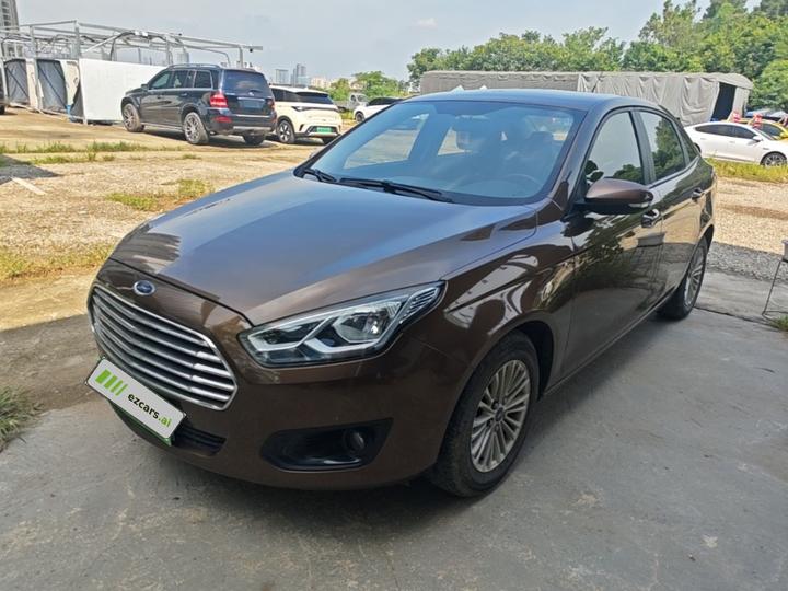 Escort 2015 1.5L AT Comfort