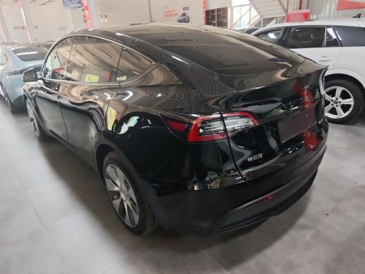 Model Y 2021 Standard Range RWD photo 4