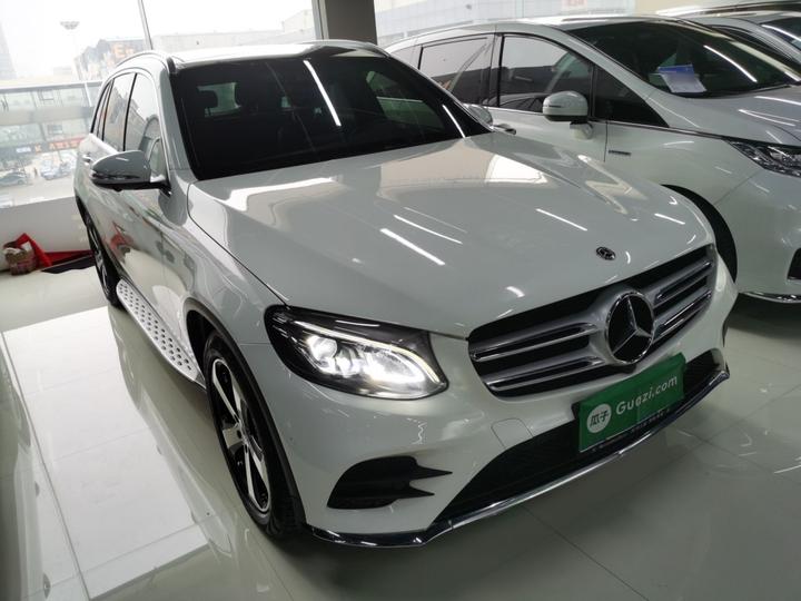 GLC 2019 Facelift GLC 260 L 4MATIC Luxury photo 3
