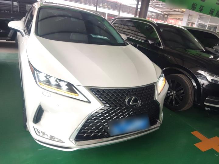 RX 2020 Facelift 300 AWD Elegant photo 2