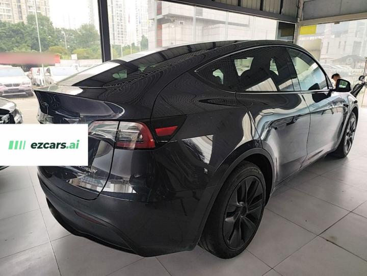 Model Y 2024 RWD photo 6