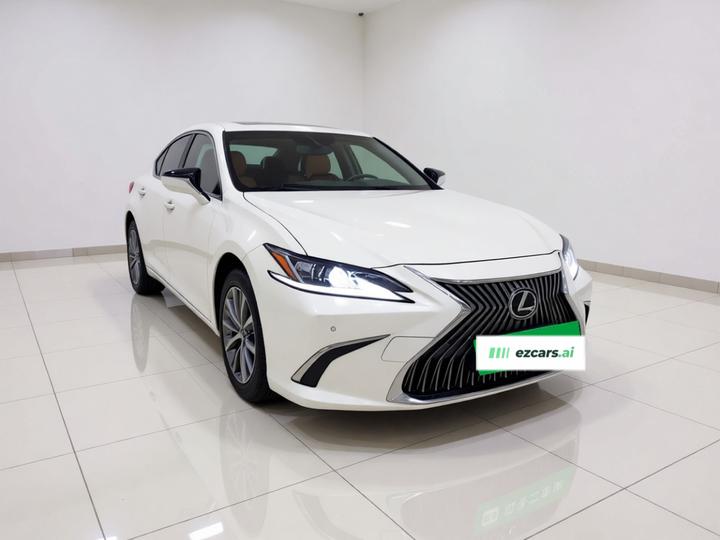 ES 2020 200 Luxury photo 3