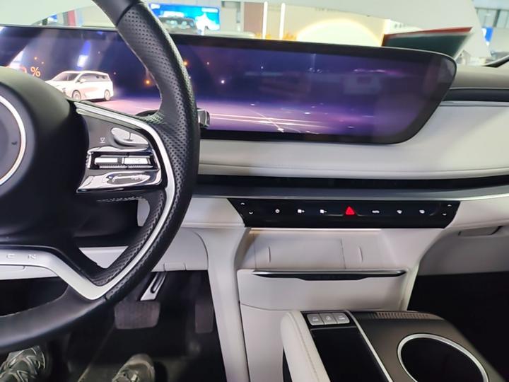 GL8 EV 2024 Exclusive 7-Seater photo 5