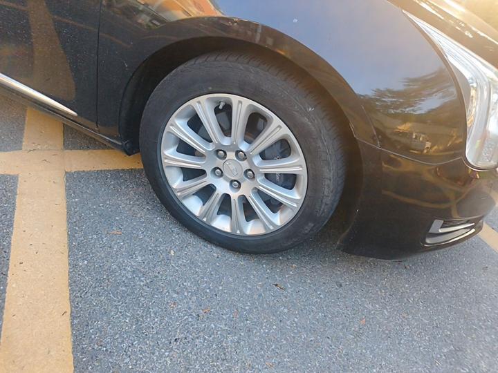 XTS 2017 28T Tech photo 8