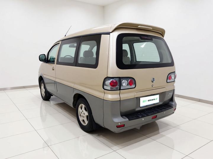 Lingzhi 2015 M3 1.6L 7-Seater Comfort photo 4