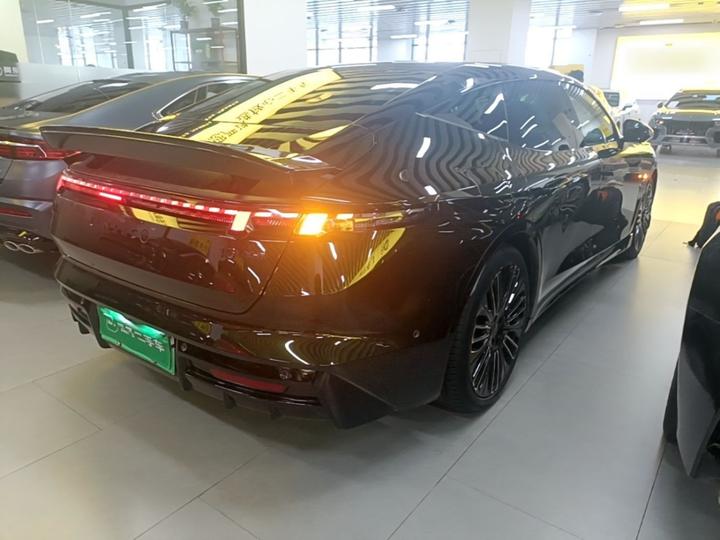 10 EM-P 2025 240 AWD Ultra Sport photo 4