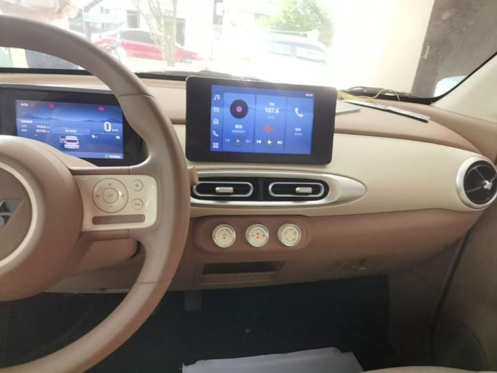 Hongguang MINIEV 2025 4th Gen 4-Door photo 8