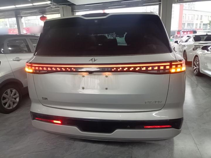 Yipai eπ008 2025 636Ultra EV 5-Seater photo 3