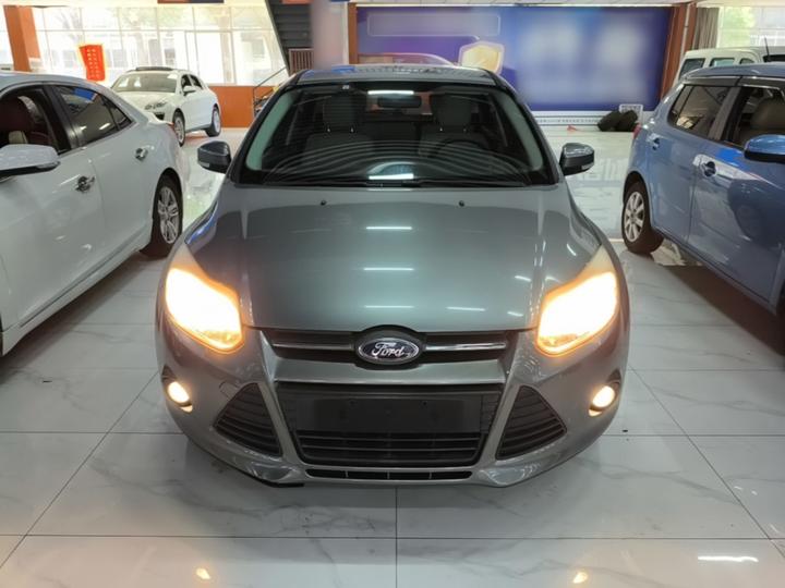 Focus 2012 Hatchback 1.6L AT Comfort photo 2