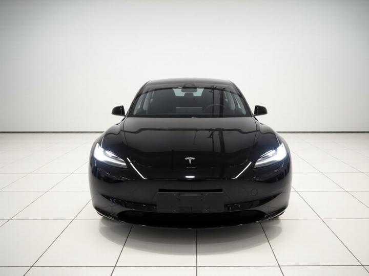 Model 3 2023 RWD photo 2