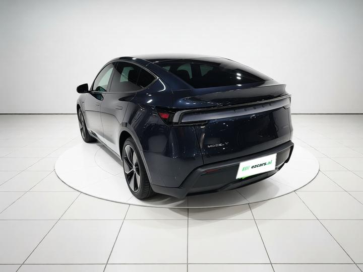 Model Y 2025 RWD photo 4
