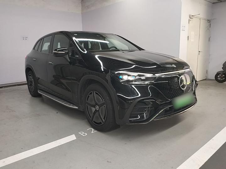 EQE SUV 2023 500 4MATIC Special photo 3
