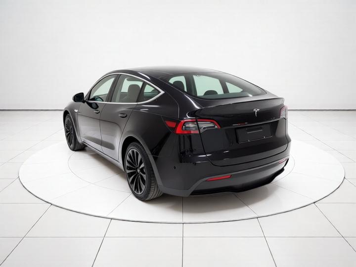 Model Y 2022 RWD photo 4