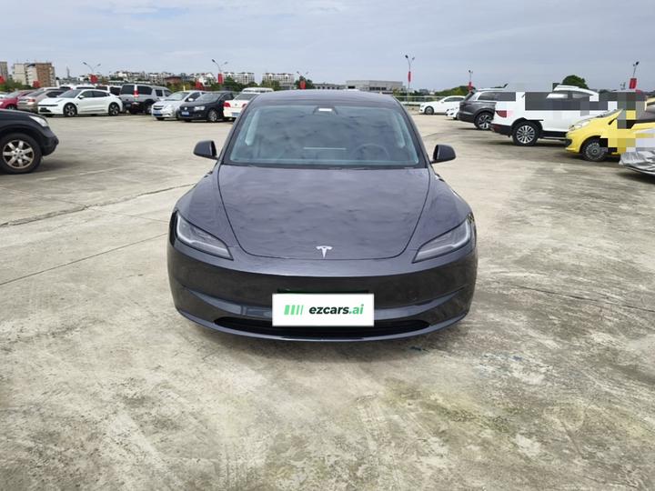 Model 3 2023 RWD photo 2