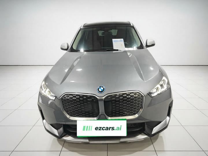 iX1 2023 xDrive30L X Design Package photo 2