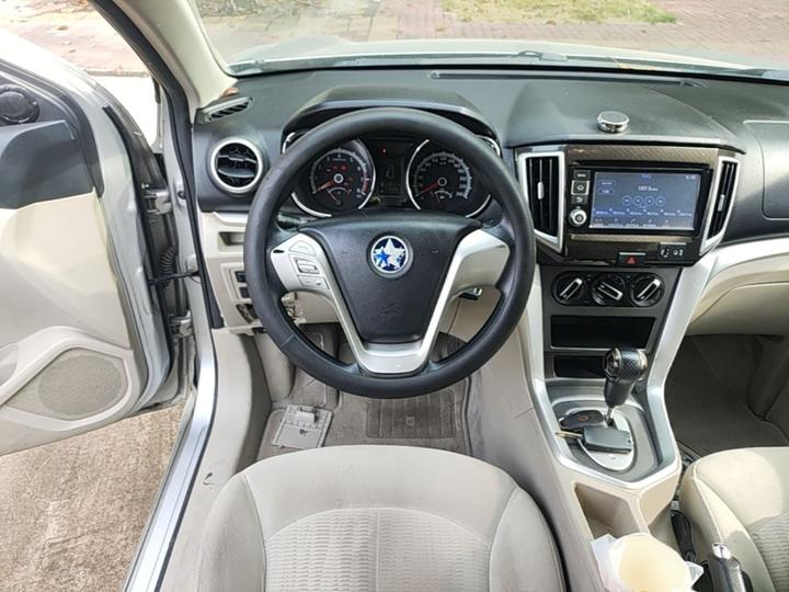 T70 2015 2.0L CVT photo 6