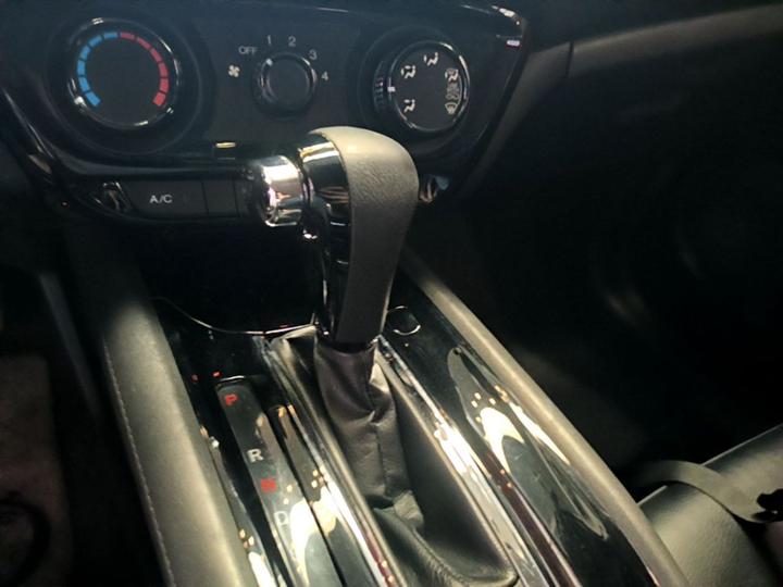 Vezel 2017 1.5L CVT RWD Comfort photo 8