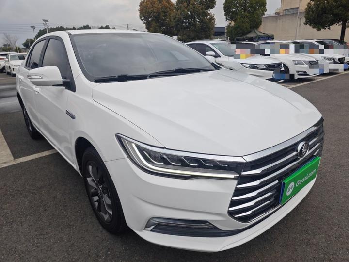 Qin 2019 1.5L AT Premium photo 3