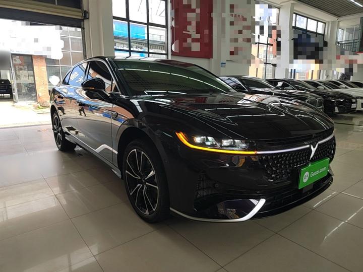 Voyah Passion 2024 PHEV AWD Extended Range Flagship photo 3