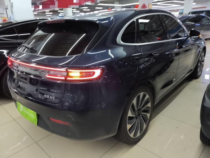 HIMA AITO M5 2022 EREV AWD photo 4