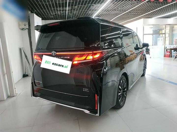 2024 Crown Hybrid 2.5L Supreme Executive photo 6