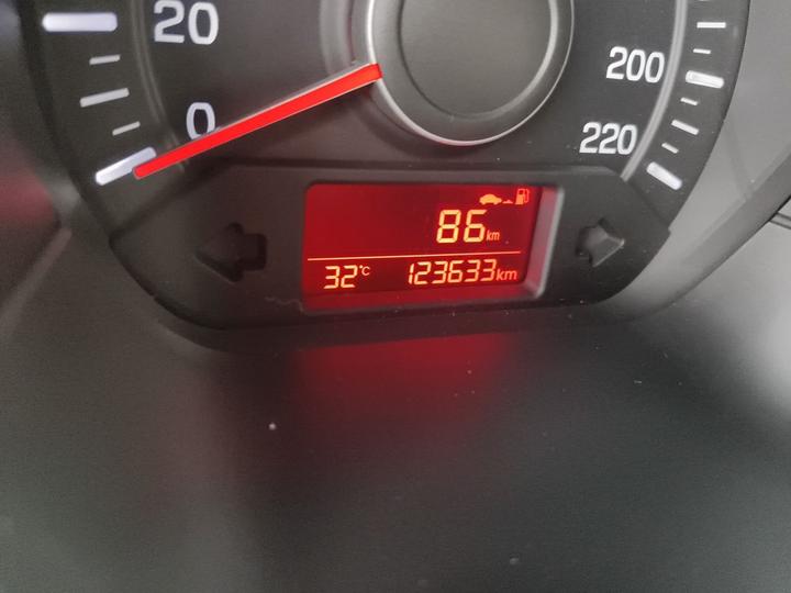 K2 2015 Sedan 1.4L MT GLS photo 2