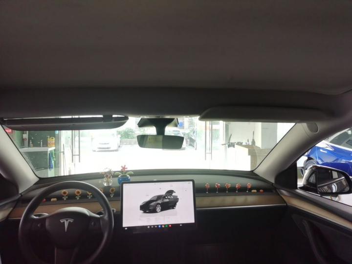 Model Y 2022 Facelift RWD photo 7