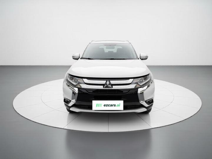 Outlander 2018 2.0L RWD Honor 5-Seater photo 2