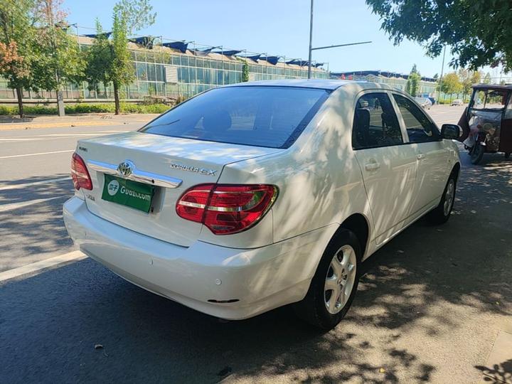 2013 1.6L AT Excellence photo 4