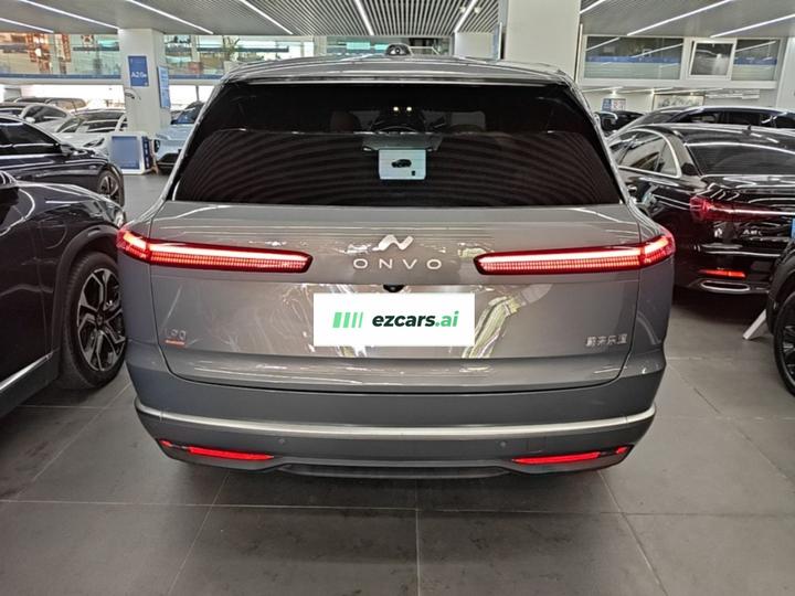 L90 2025 Ultra 6-Seater 60 photo 3