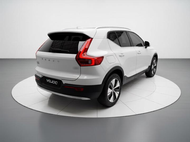 XC40 2023 B3 Luxury photo 4