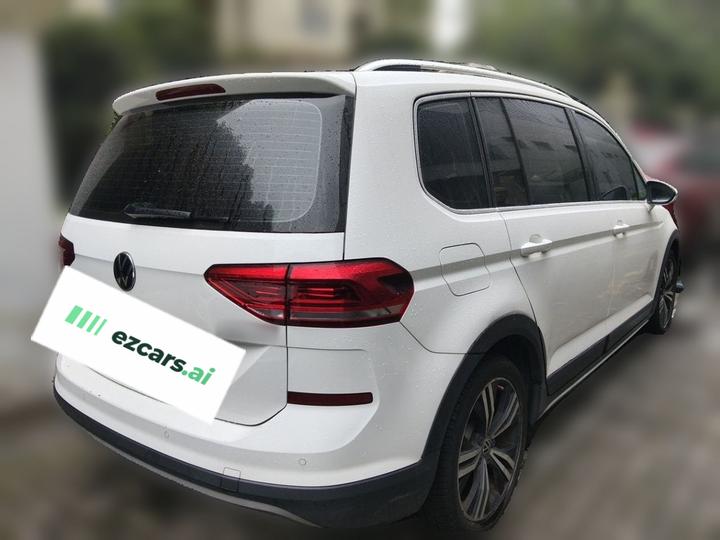 2021 L 280TSI DSG 7-Seater photo 4