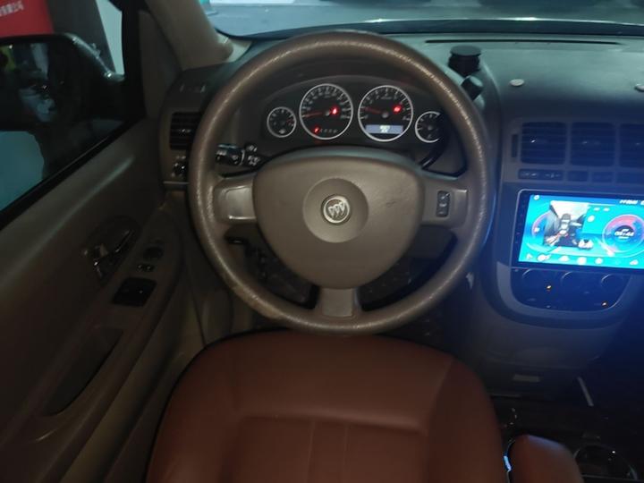 GL8 2014 2.4L Classic photo 6