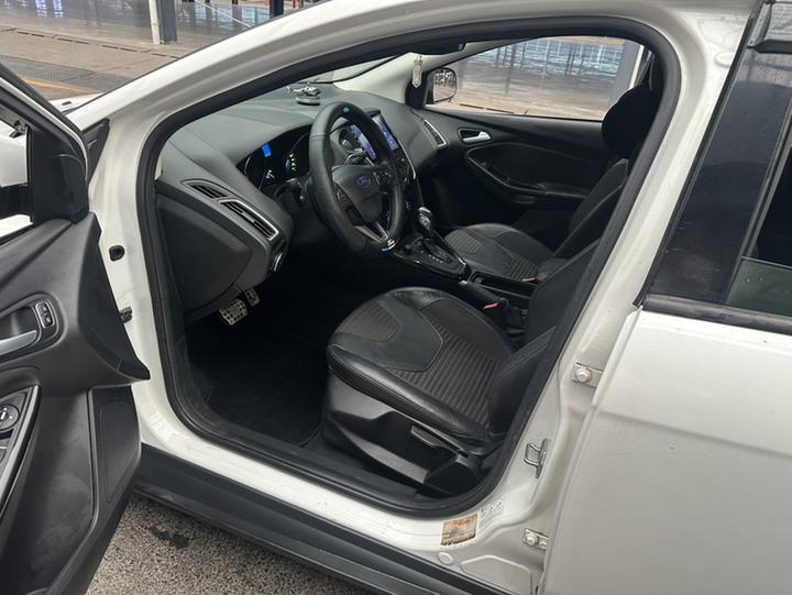 Focus 2015 Hatchback 1.6L AT photo 8