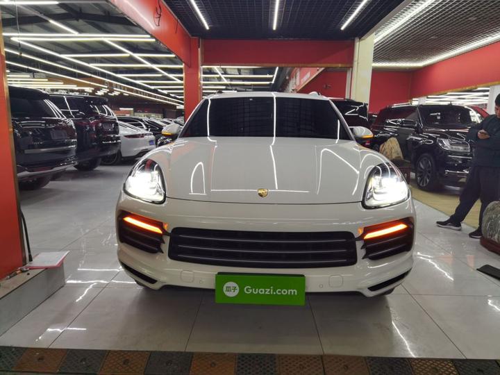 2018 Cayenne 3.0T photo 2