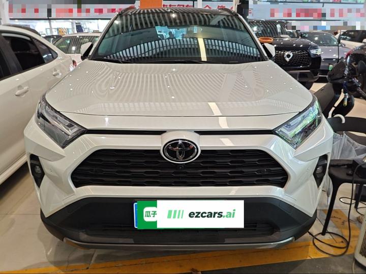 RAV4 2023 2.0L CVT RWD Plus photo 2