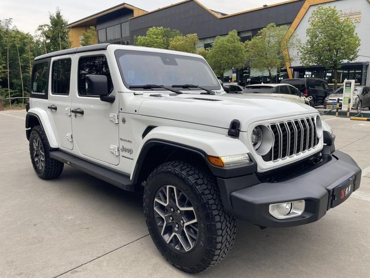 Wrangler 2024 2.0T 4-Door photo 3