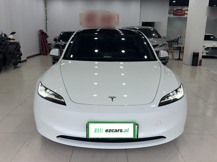 Model 3 2025 RWD photo 2