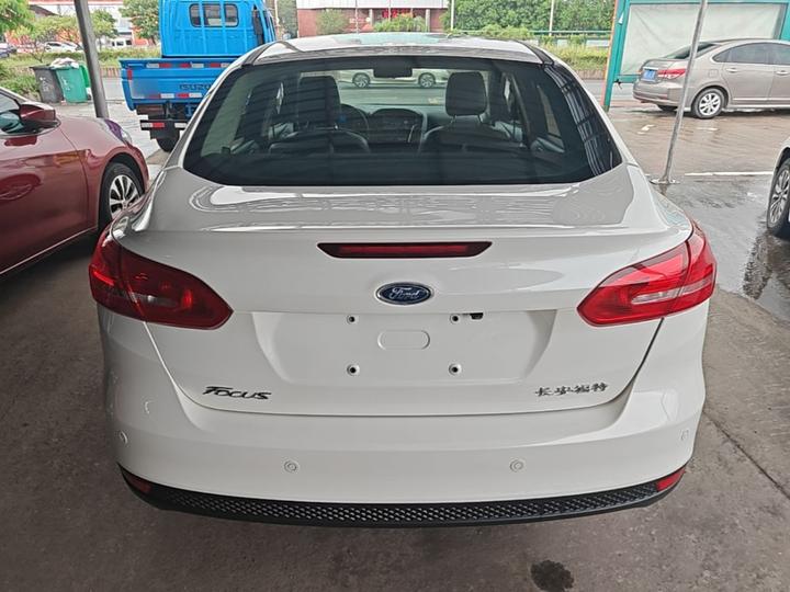 Focus 2015 Sedan 1.6L AT photo 3