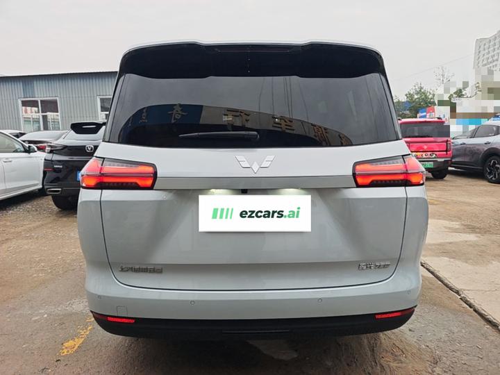 730 EV 2025 125km Luxury photo 5