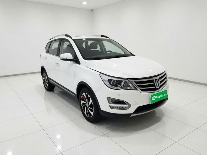 560 2015 1.8L MT Luxury photo 3